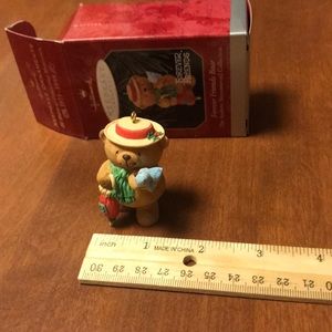 Hallmark forever friends bear ornament 1998